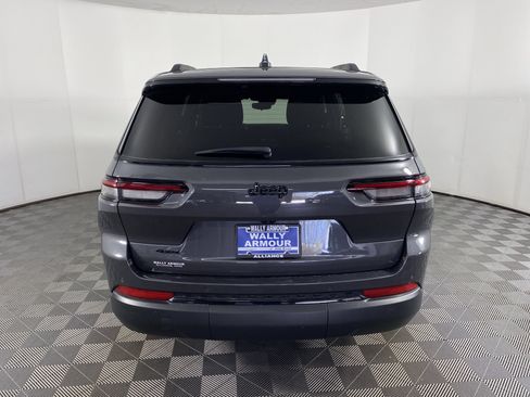 Used 2023 Jeep Grand Cherokee L Laredo image 9