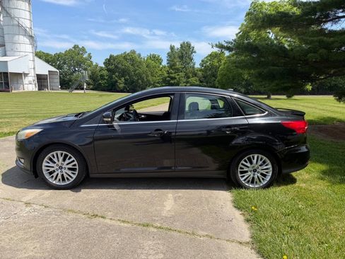Used 2015 Ford Focus Titanium FWD image 8