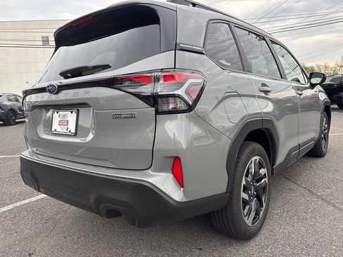 Used 2025 Subaru Forester Premium image 6