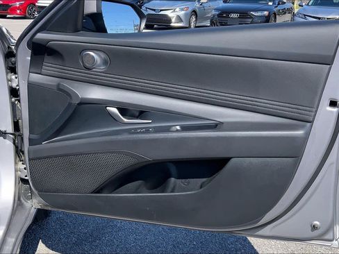 Used 2025 Hyundai Elantra SEL FWD image 22