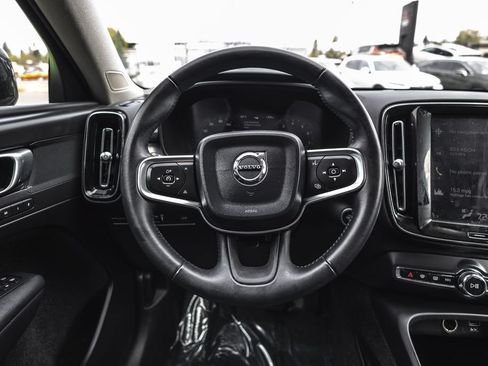 Used 2019 Volvo XC40 T5 Momentum AWD/4WD image 21
