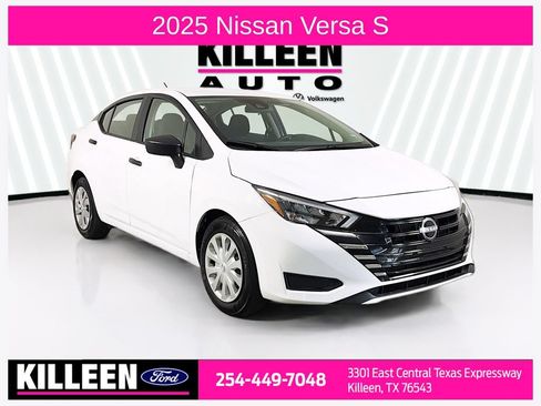 Used 2025 Nissan Versa S FWD image 1