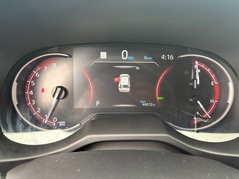 Used 2025 Toyota RAV4 XLE AWD/4WD image 13
