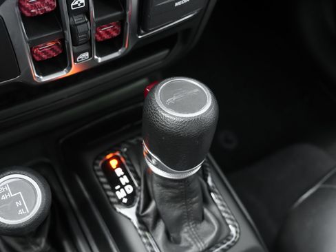 Used 2021 Jeep Gladiator Sport AWD/4WD image 17