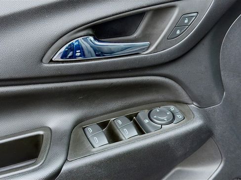 Used 2022 Chevrolet Equinox LT FWD image 23
