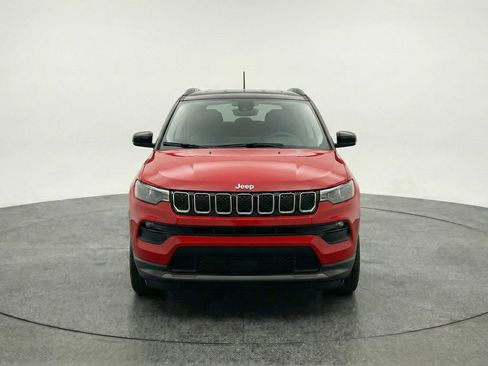 Used 2025 Jeep Compass Limited image 2