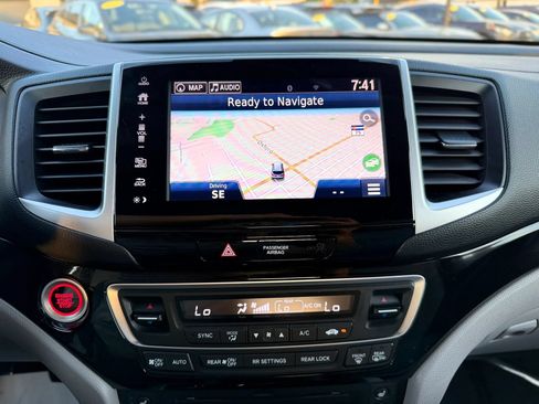 Used 2017 Honda Pilot Elite image 39