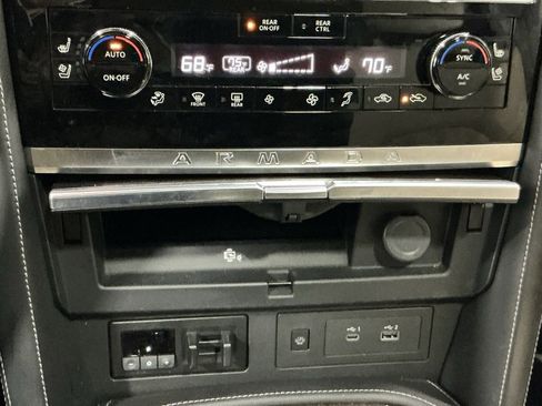 Used 2024 Nissan Armada Platinum w/ Captain's Chairs Package image 13