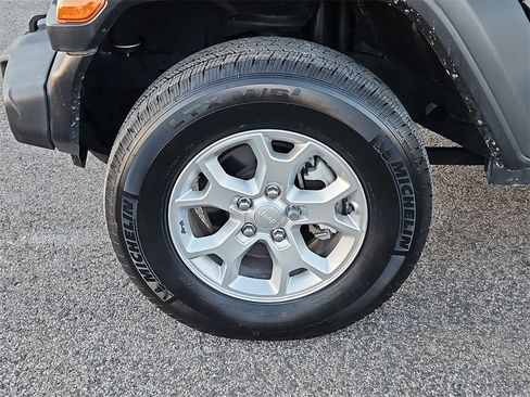 Used 2021 Jeep Wrangler Unlimited Sport image 7