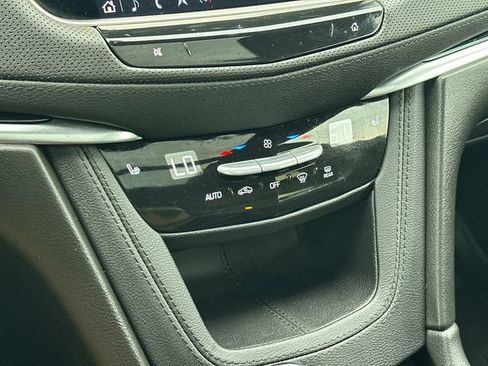 Certified 2025 Cadillac XT5 Premium Luxury w/ LPO, Floor Liner Package AWD/4WD image 31