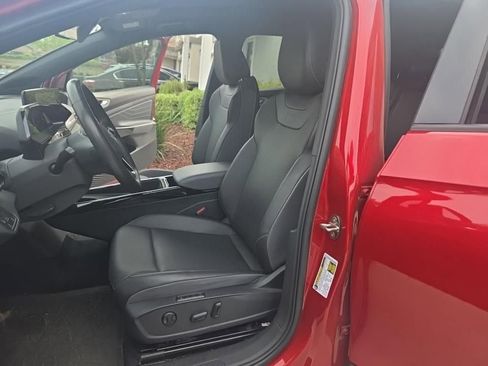 Used 2023 Volkswagen ID.4 Pro S image 3