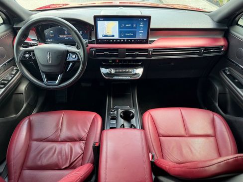Used 2023 Lincoln Corsair Reserve w/ Towing Package FWD image 7