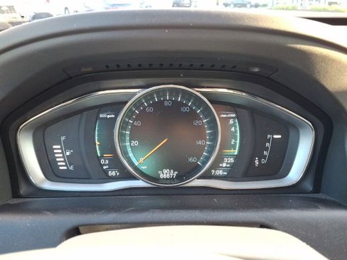 Used 2015 Volvo XC60 T5 Premier w/ Proximity Package FWD image 2