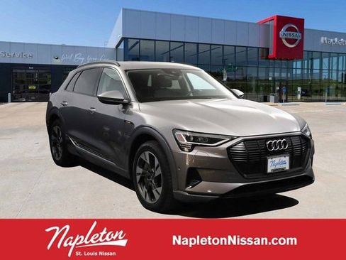 Used 2021 Audi e-tron Premium w/ Convenience Plus Package image 1