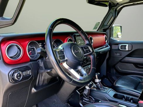 Used 2021 Jeep Gladiator Rubicon AWD/4WD image 19