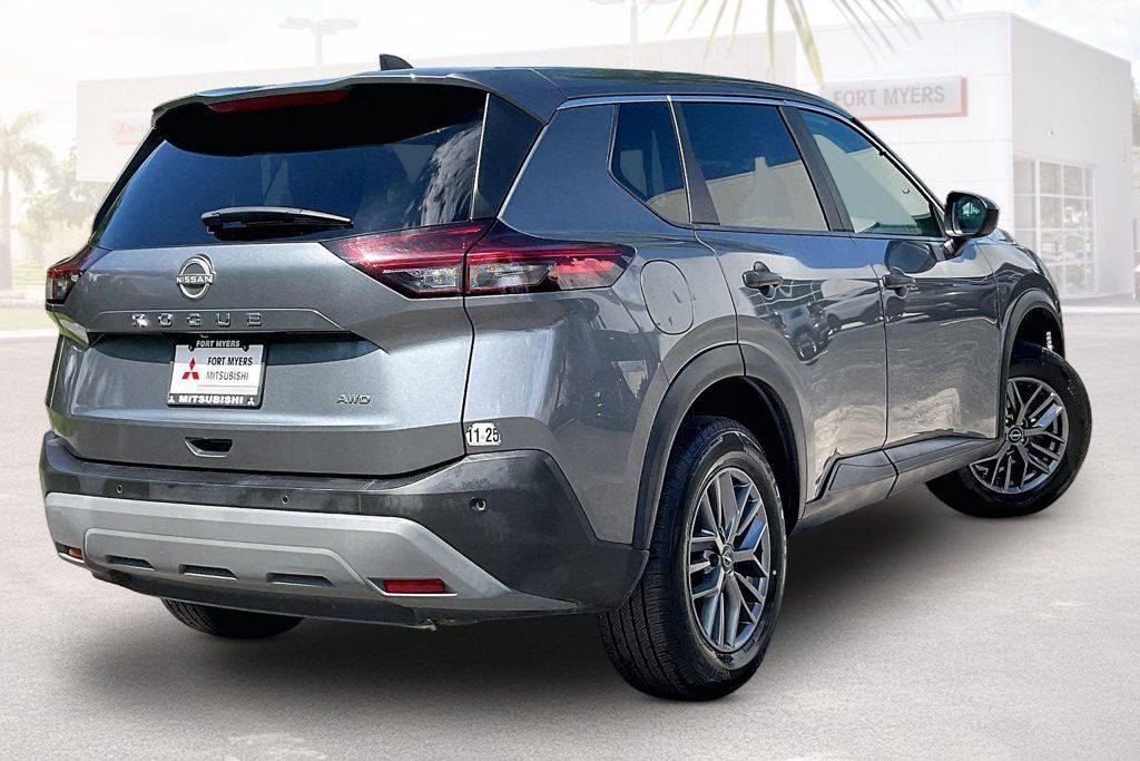 Used 2023 Nissan Rogue S AWD/4WD image 33