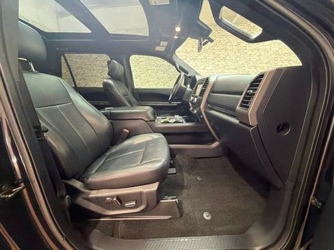 Used 2019 Ford Expedition XLT w/ Equipment Group 202A RWD image 12