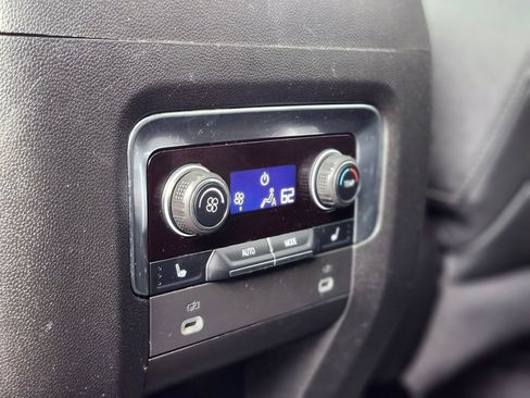 Used 2024 Chevrolet Suburban RST w/ Luxury Package image 15