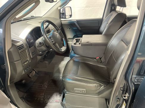 Used 2006 Nissan Titan LE w/ (R02) LE Off-Road Pkg image 30