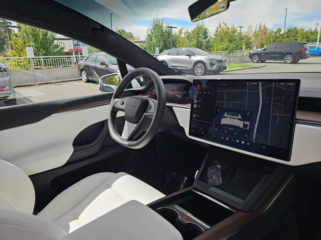 Used 2024 Tesla Model X AWD/4WD image 10