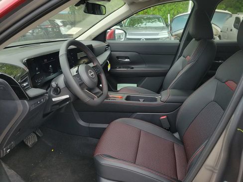New 2026 Nissan Kicks SR FWD image 21