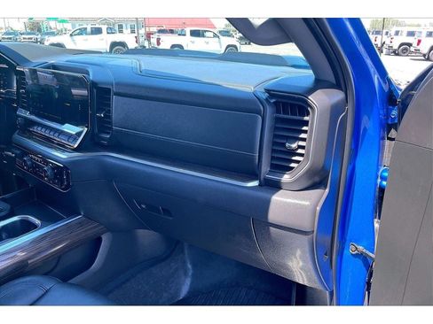 Used 2025 Chevrolet Silverado 1500 LT Trail Boss AWD/4WD image 18