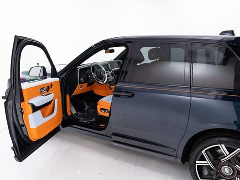 New 2026 Rolls-Royce Cullinan Black Badge image 10