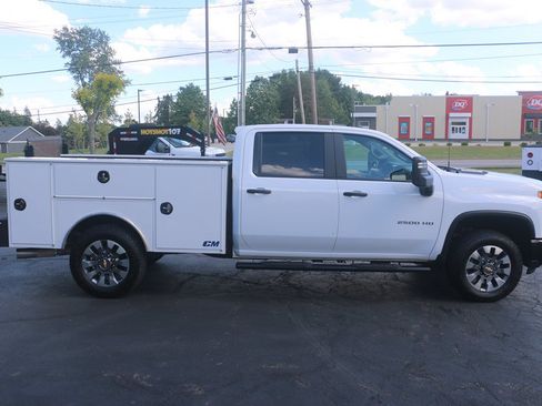 Used 2025 Chevrolet Silverado 2500 Custom w/ Custom Value Package AWD/4WD image 6