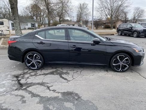 Used 2024 Nissan Altima 2.5 SR image 8