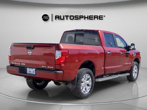 Used 2017 Nissan Titan SV image 10