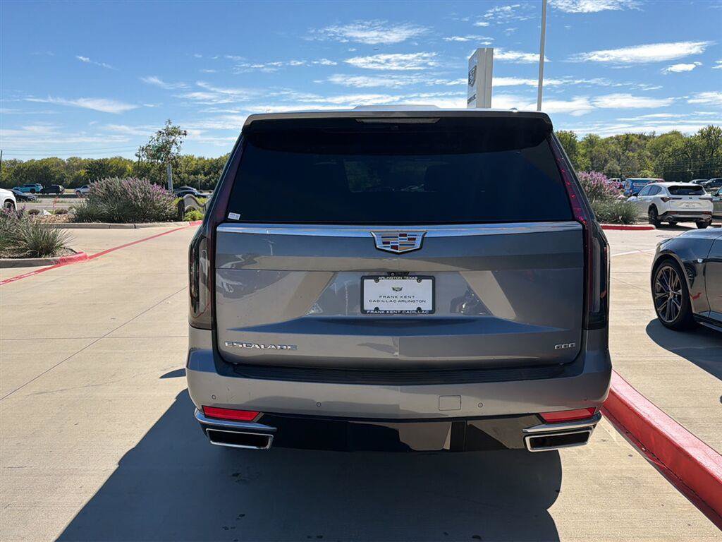 Used 2022 Cadillac Escalade ESV Premium Luxury AWD/4WD image 4
