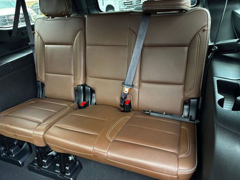 Used 2023 Chevrolet Suburban High Country AWD/4WD image 31