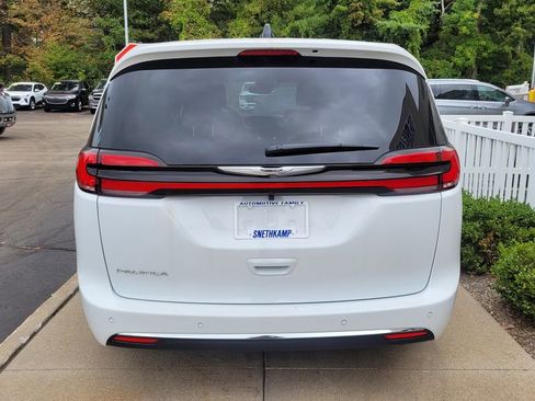 New 2026 Chrysler Pacifica Select image 6