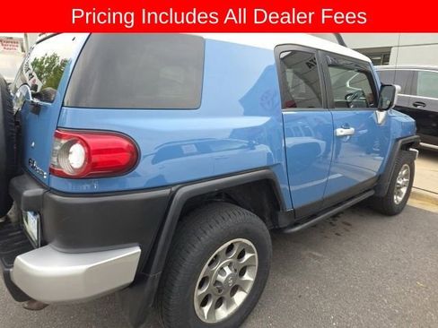 Used 2012 Toyota FJ Cruiser 4WD w/ Upgrade Pkg image 11