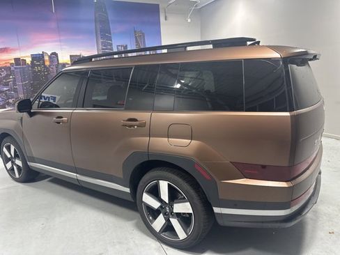 Used 2024 Hyundai Santa Fe Limited image 4