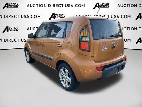 Used 2011 Kia Soul + w/ Audio Pkg FWD image 12