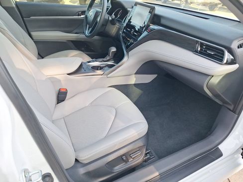 Used 2024 Toyota Camry XLE FWD image 31