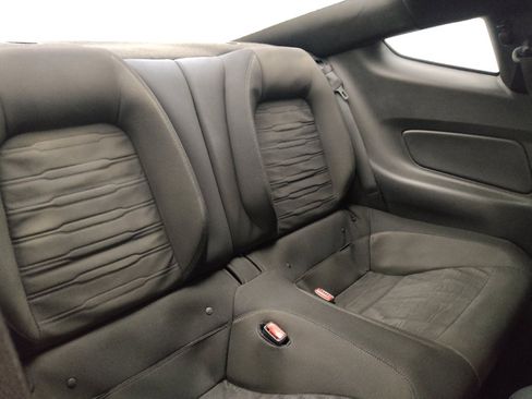 Used 2016 Ford Mustang Coupe RWD image 19