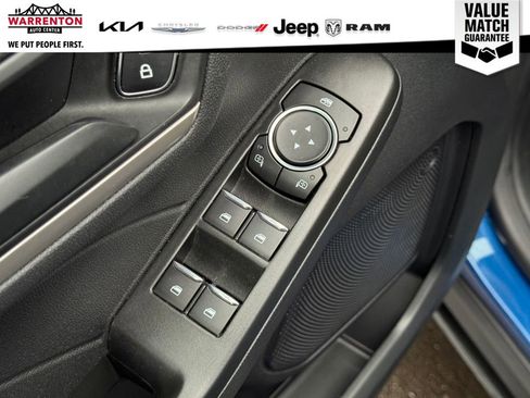 Used 2022 Ford Escape SE image 18