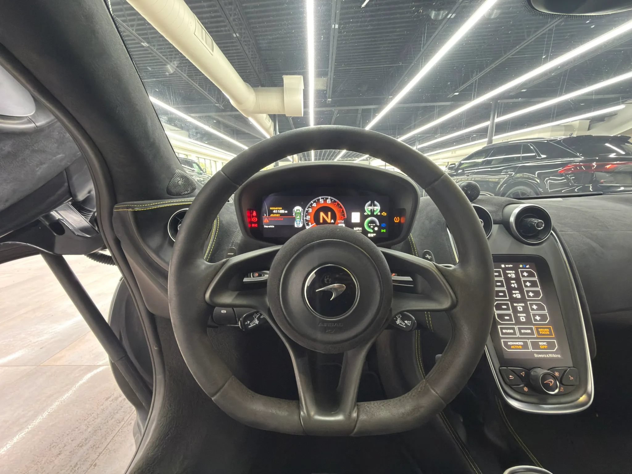 Used 2019 McLaren 570S Spider RWD image 18