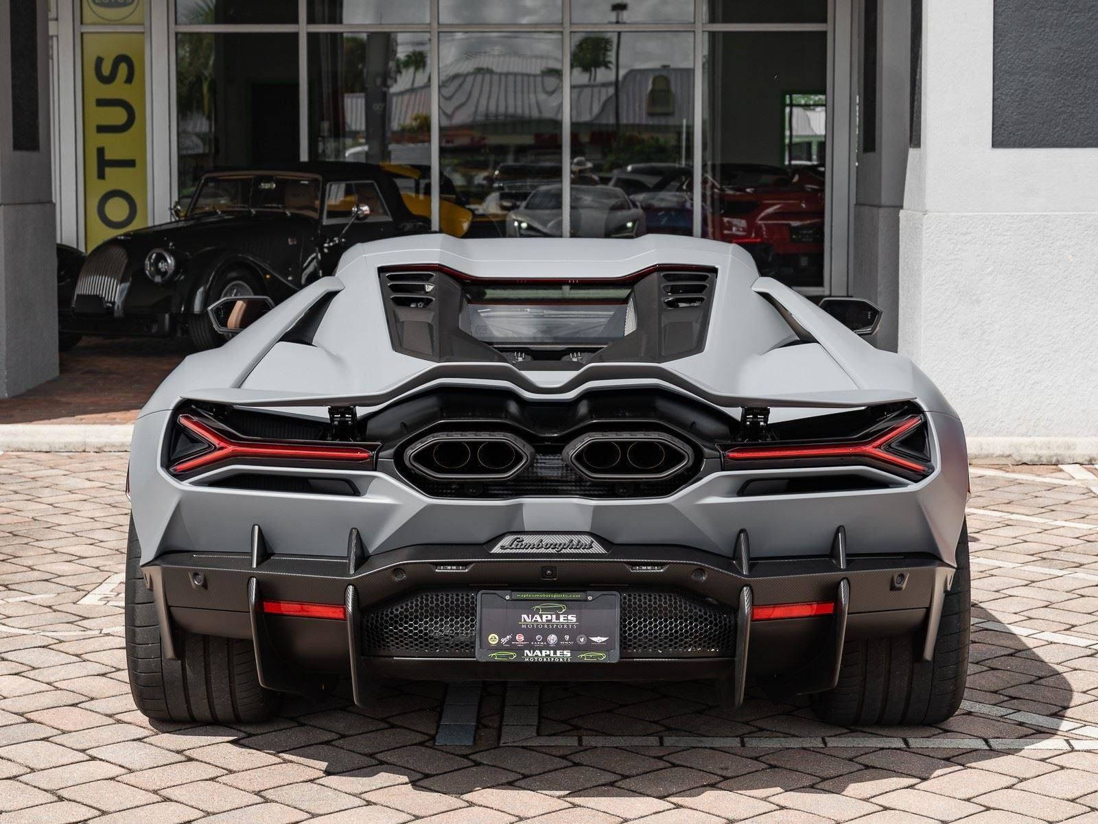 Used 2024 Lamborghini Revuelto AWD/4WD image 21