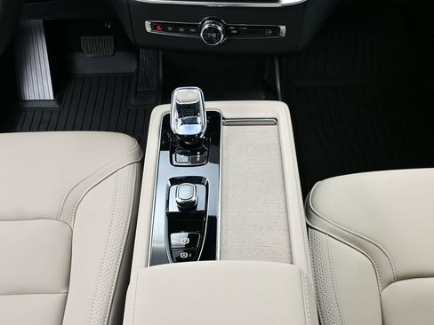 New 2026 Volvo XC90 B6 Plus w/ Protection Package Premier image 22
