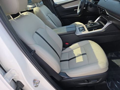 Used 2024 MAZDA CX-90 Plug-In Hybrid w/ Premium Pkg image 24