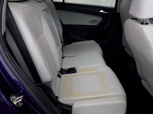 Used 2021 Volkswagen Tiguan SE image 17
