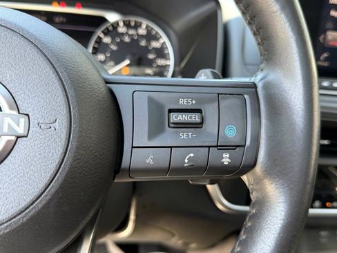 Used 2024 Nissan Rogue SV w/ SV Premium Package AWD/4WD image 19