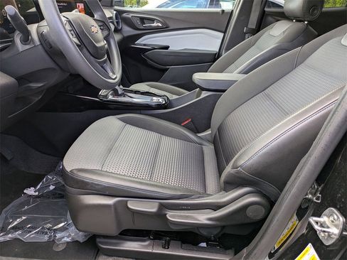 Used 2024 Chevrolet Trax LT image 24