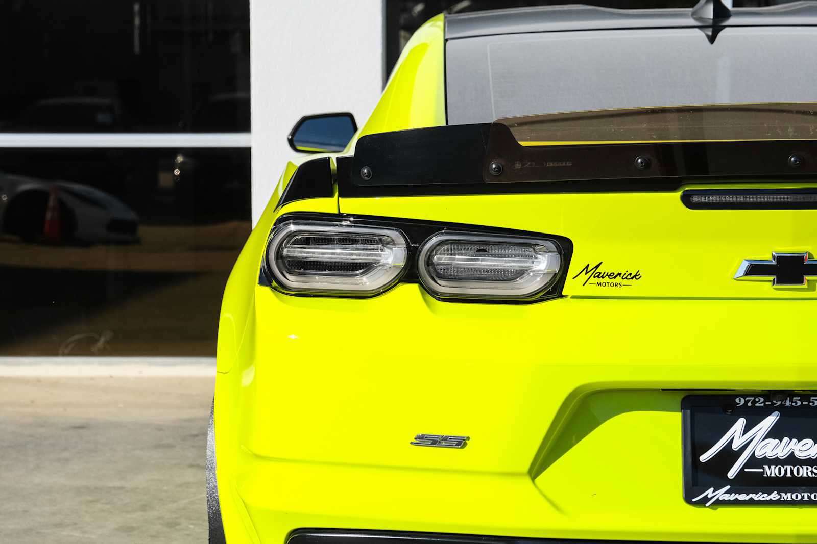 Used 2020 Chevrolet Camaro RWD image 14