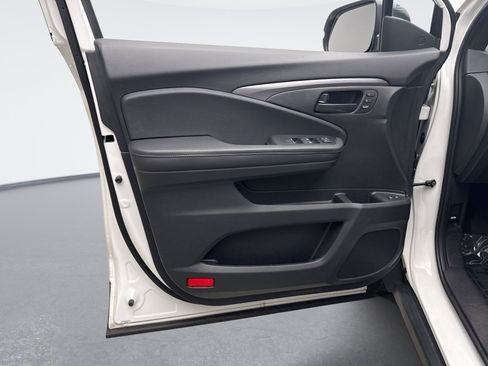 Used 2023 Honda Passport EX-L image 9