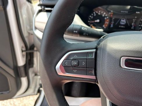 Used 2024 Jeep Compass Limited image 22