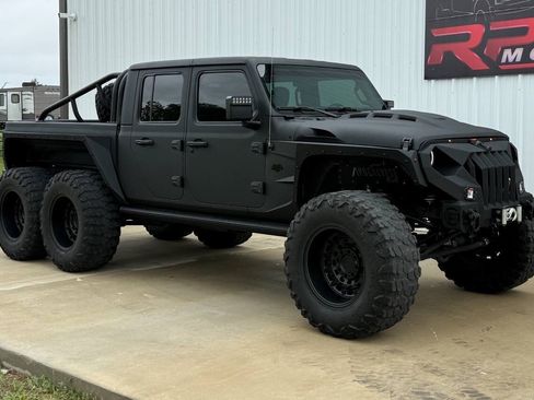 Used 2021 Jeep Gladiator Sport AWD/4WD image 13